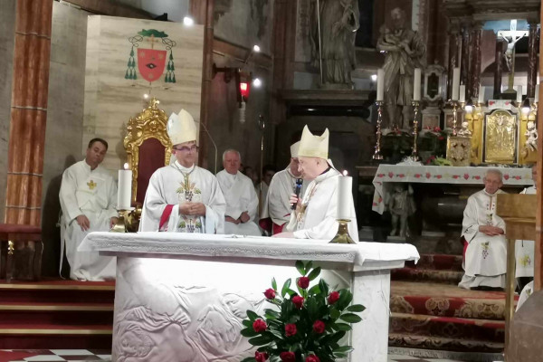 Celjski škof praznoval 60 let življenja: Pastir, prijatelj in ljubitelj božje besede.